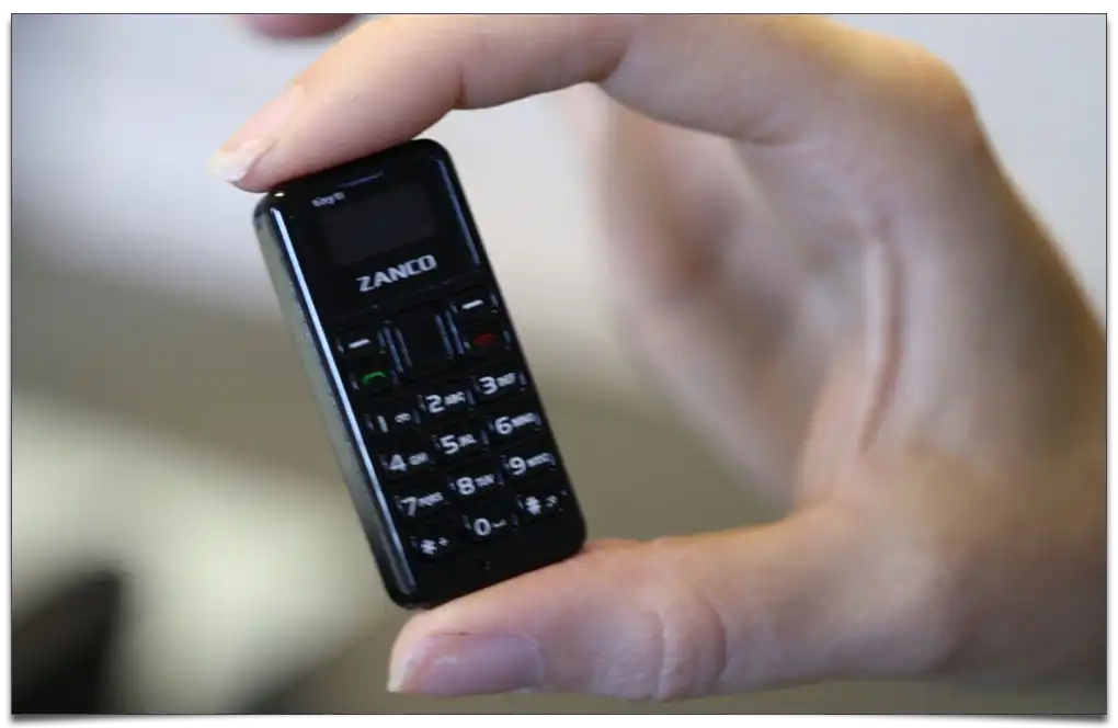 najmniejszy telefon komórkowy świata